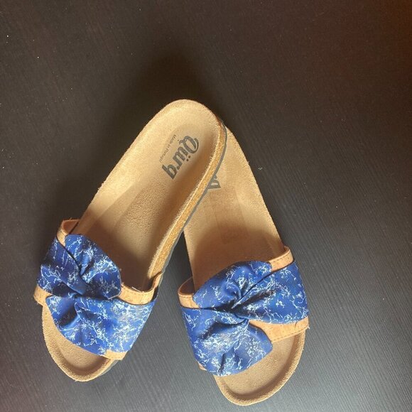 QURQ BLUE OVERSIZED BOW WOMAN'S SLIDES-  size 8 - Picture 6 of 8